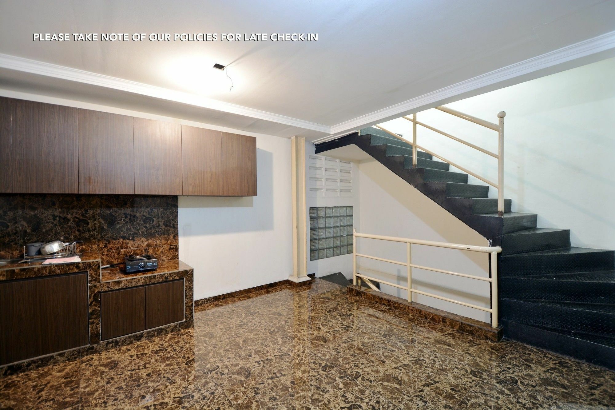 Zen Rooms Abuserin Fatmawati Cilandak  Luaran gambar