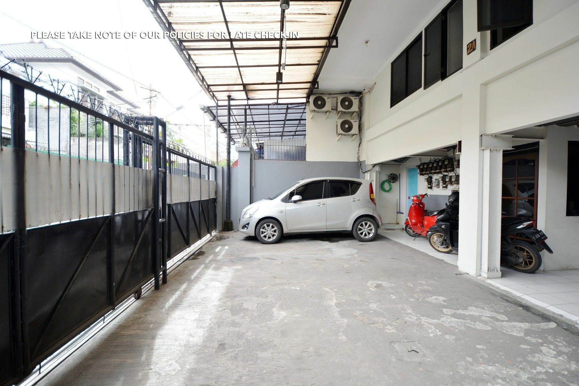 Zen Rooms Abuserin Fatmawati Cilandak  Luaran gambar
